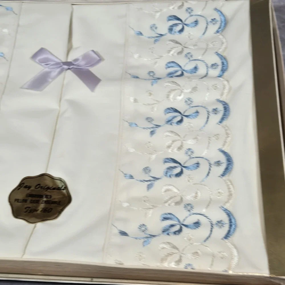 Jay Original Exquisite‎ Pillow Case Set NOS in box White Blue Pillowcase